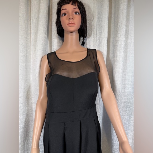 GUESS Los Angeles Black Sheer Mesh Fit & Flare Dress Sz 12 Elegant Cocktail - Picture 4 of 6
